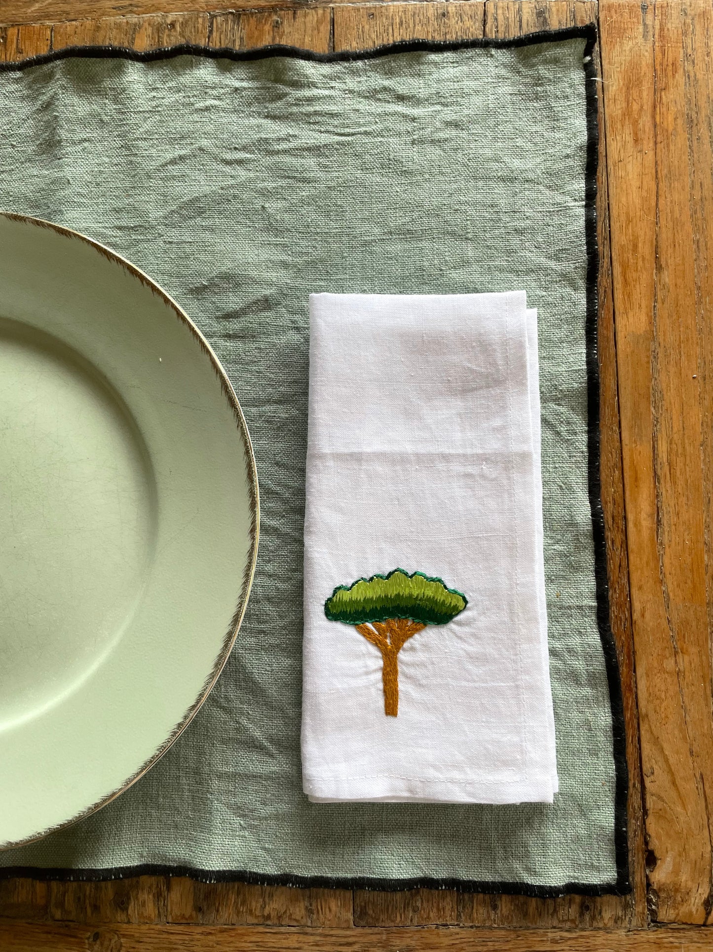 Serviette de table brodée Pin Parasol